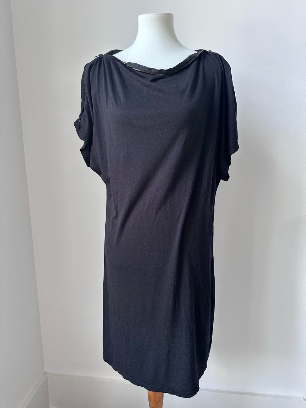 Juicy Couture A Symmetrical.Zipper Draped Sleeve and Neckline Shift Black Dress
